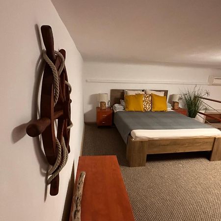 Goldcentral Apartment Danube Budapest Exterior photo